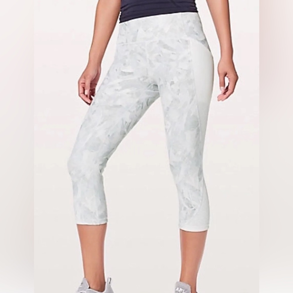Lululemon Breezy Dot Crop Leggings Size 2